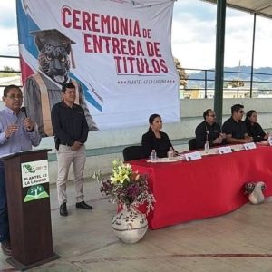 CECyT 43 La Laguna realiza primera entrega de títulos a egresados