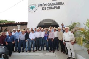 Secam entrega apoyo para impulsar al sector ganadero