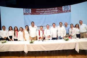 Juan Carlos Moreno Guillén participa en encuentro jurídico con el ministro Irving Espinosa Betanzo