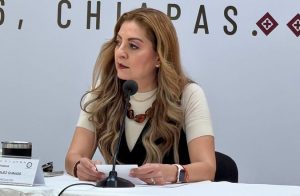 La secretaria general de Gobierno y Mediación, Dulce Rodríguez Ovando, encabezó la Mesa de Paz Chiapas en representación del gobernador Eduardo Ramírez, fortaleciendo la coordinación institucional para consolidar la seguridad, la gobernabilidad y la paz en beneficio de las familias chiapanecas.