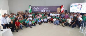 Anakaren Gómez Zuart festeja a padres trabajadores de la Secretaría de Infraestructura
