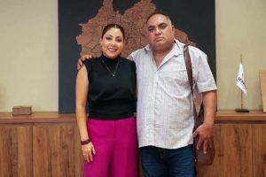 Se reúne el Alcalde de Ixtapangajoya Juan Ignacio González García con la Secretaria de Infraestructura Anakaren Gómez Zuart