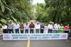 El gobernador Eduardo Ramírez acompañado del presidente municipal Guadalupe Gómez García llevaron a cabo la inauguración de la rehabilitación del camino Rayón-Pantepec-Tapalapa-E.C. (Coapilla-Ocotepec).