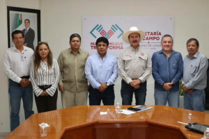 El Secretario del Campo, Marco Antonio Barba Arrocha, acordó con representantes de la Facultad de Medicina Veterinaria y Zootecnia (FMVZ) Campus II de la UNACH reforzar la colaboración entre academia, gobierno y ganaderos, para impulsar la producción bovina en Chiapas.